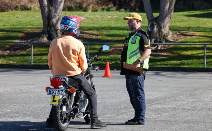 Steve Davies teaching a rider motorcycle skills on a Ride Forever course.